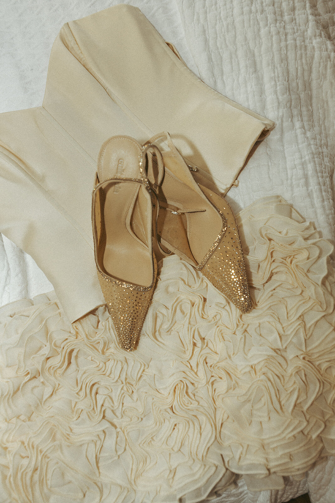 Faye-Fern-Creative-GoldenVibesPhoto-Sacred-Sands-Joshua-Tree-Wedding-Richie-James-Clara-Critchfield-Details-12