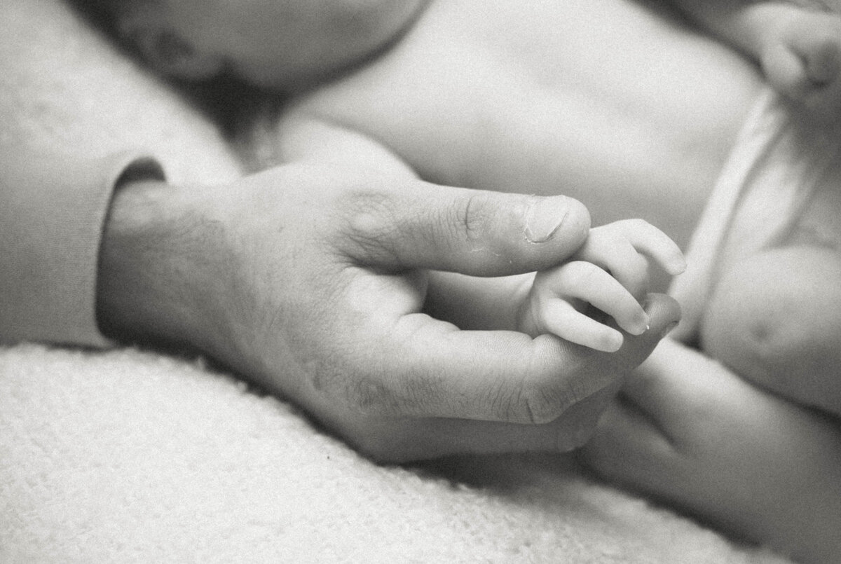 newborn fotograaf - gezinsfotograaf - zwangerschapsfotografie - videograaf - Sint-Niklaas - Pictures by Jess - Mama en baby shoot