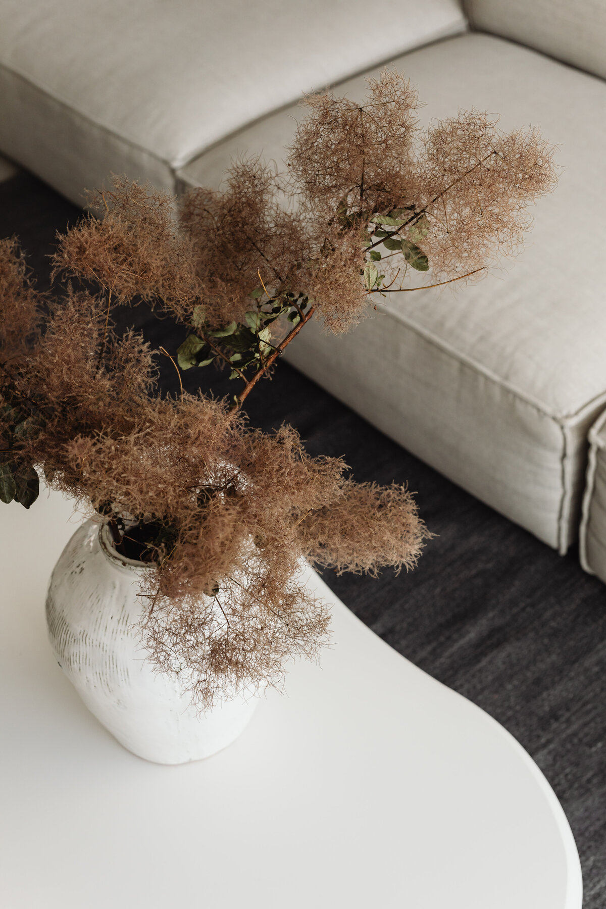 kaboompics_minimalist-interior-decor-home-living-moments-collection-33203