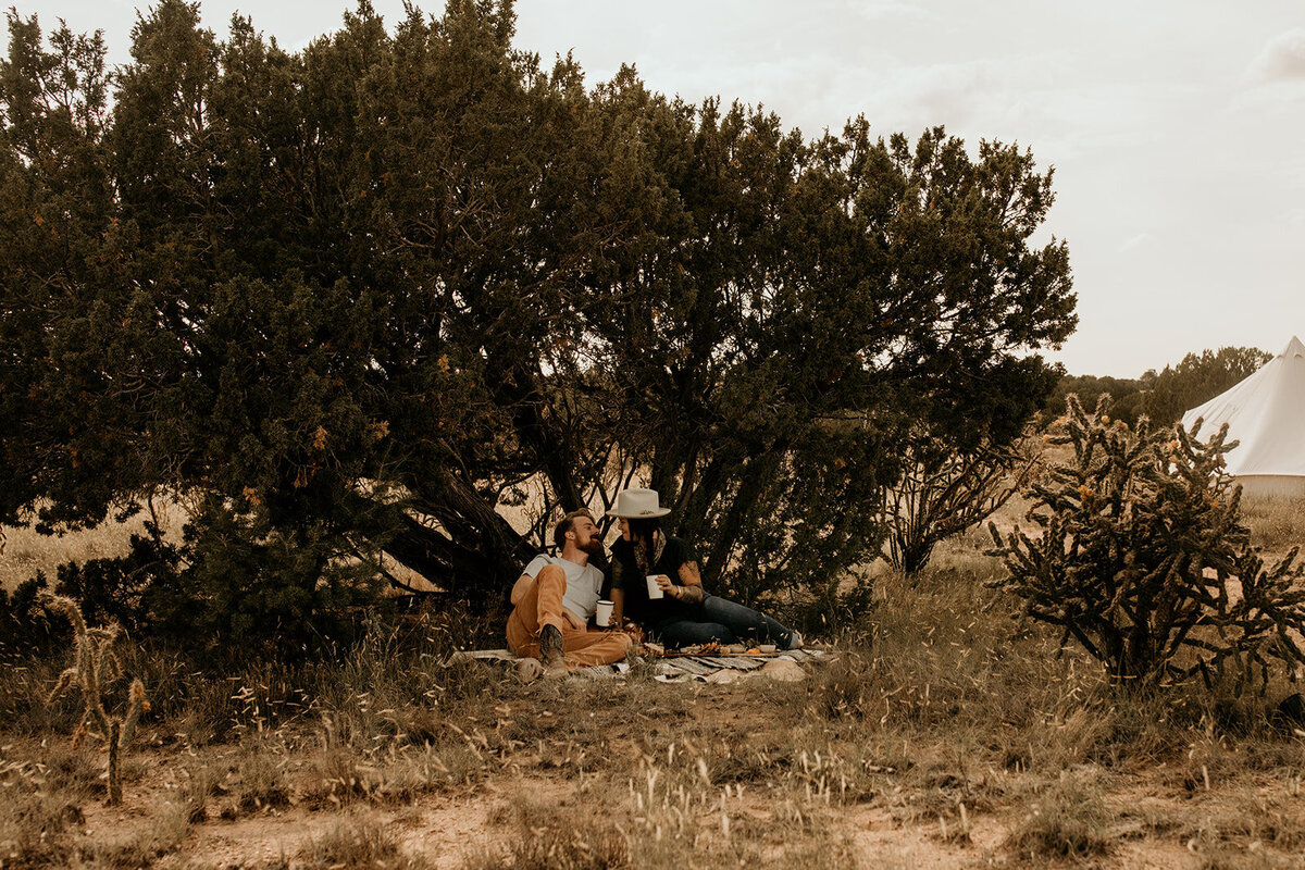 santa-fe-new-mexico-horseback-riding-engagement-photos (41)