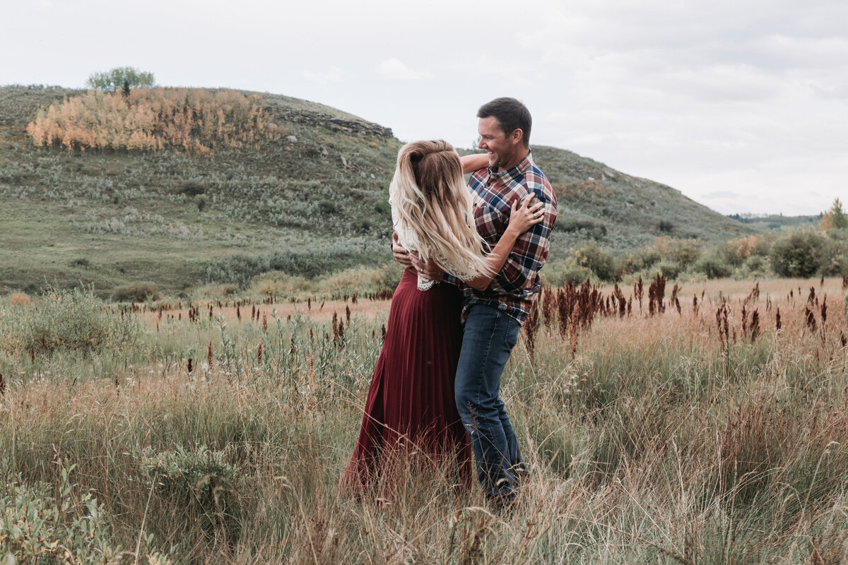 Big-hill-springs-couples-lifestyle-photographer-naturally-illustrated (4)