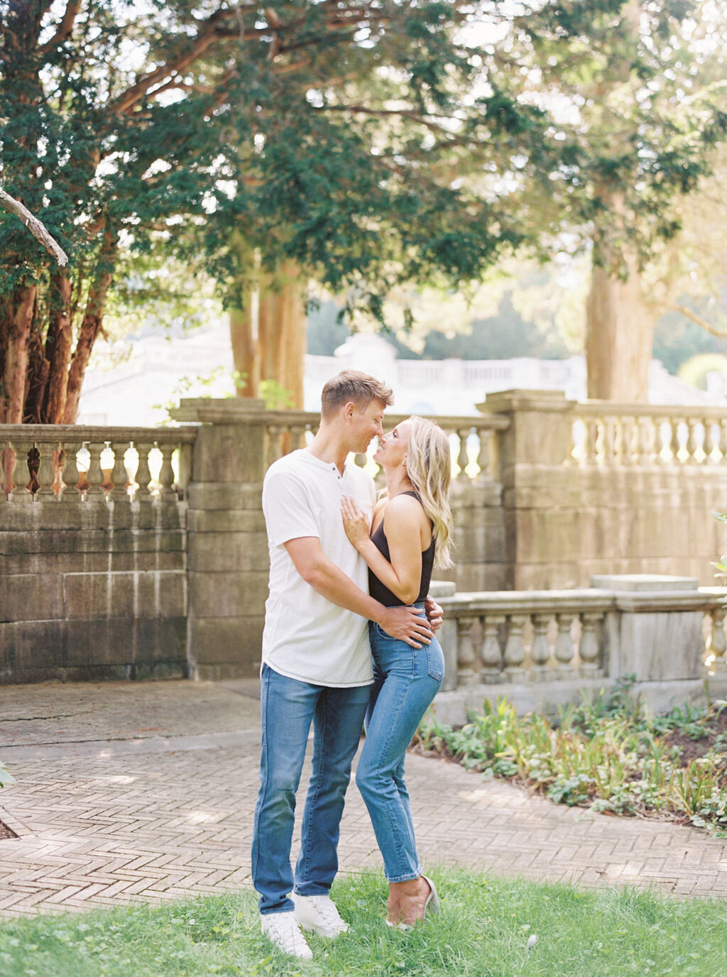 Hannah&Andrew_CharlottesvilleEngagementSession_FINAL-48