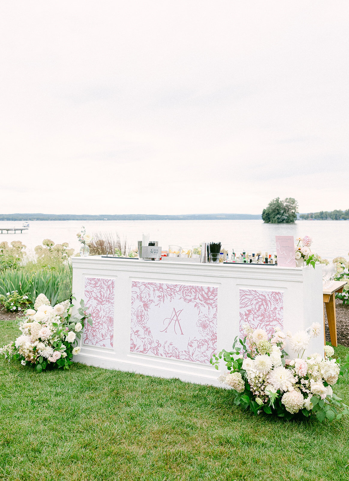 Verve Event Co. The Lake House Fingerlakes Weddings Laura Rose Photography Cocktail Hour Flowerwell-1119