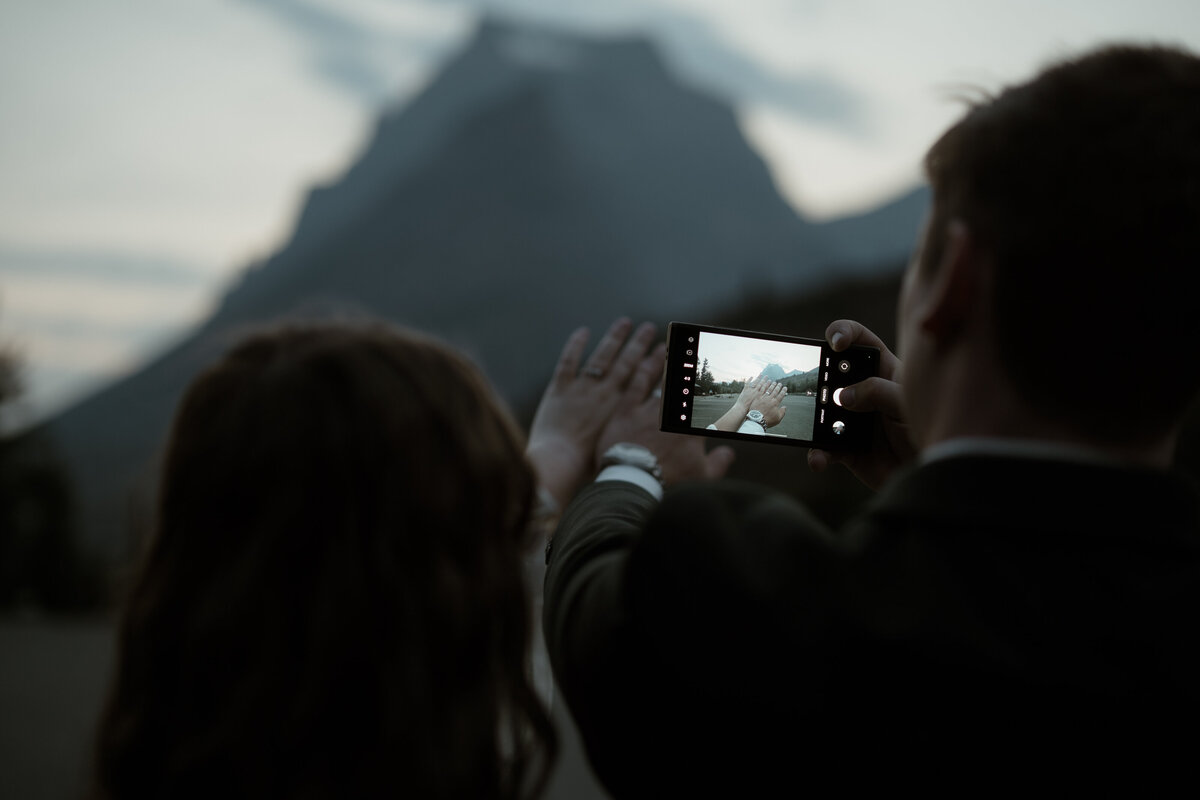 glaciernationalpark, glaciernationalparkelopement, glacierelopement, glaciernationalpark photographer, elopementphotographer,montana engagement photographer, montana couples-4