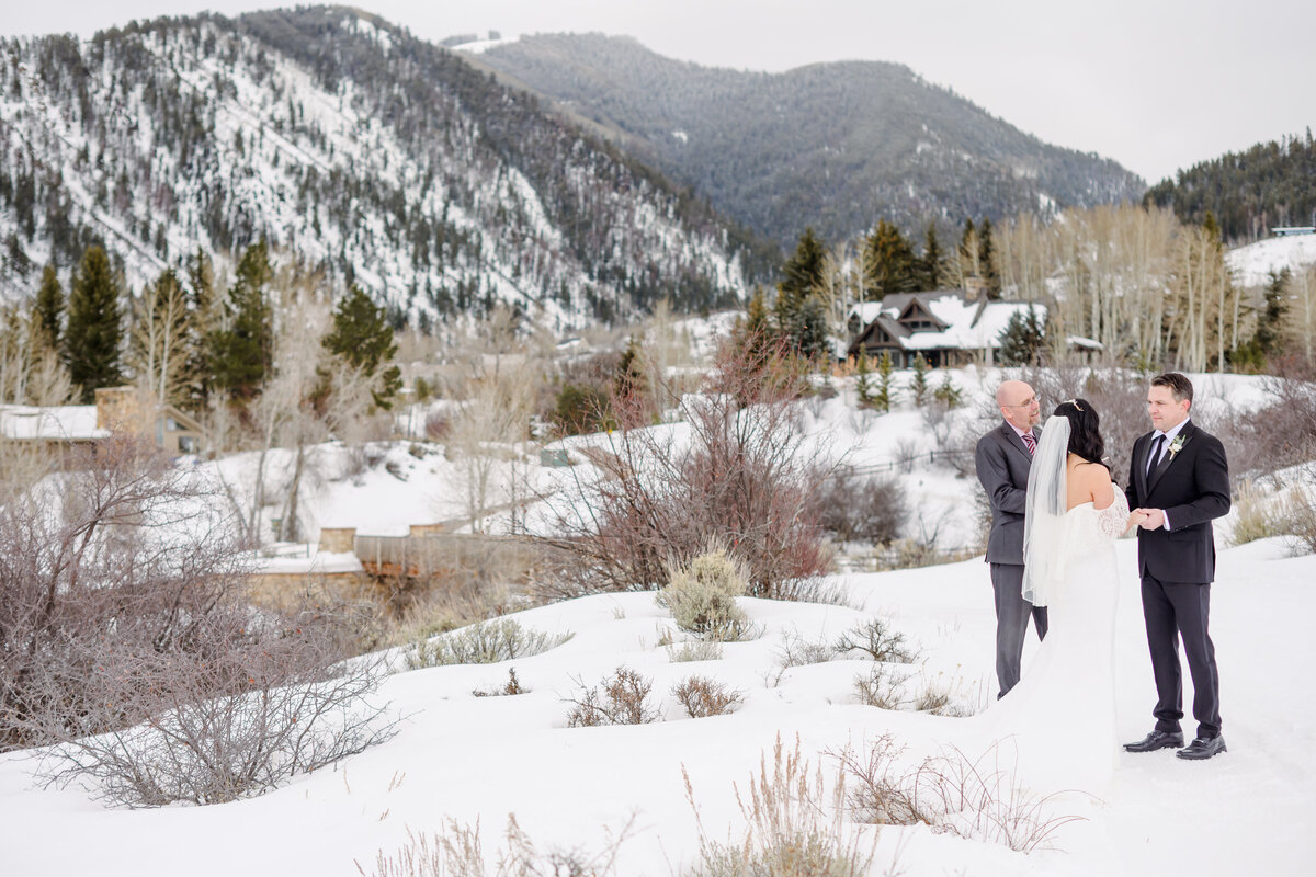 025-Kaley&Matt_Aspen_Chapel_Jerome_Sundeck_Wedding_Aspen_Wedding_Photographer_MaggShots_Photography