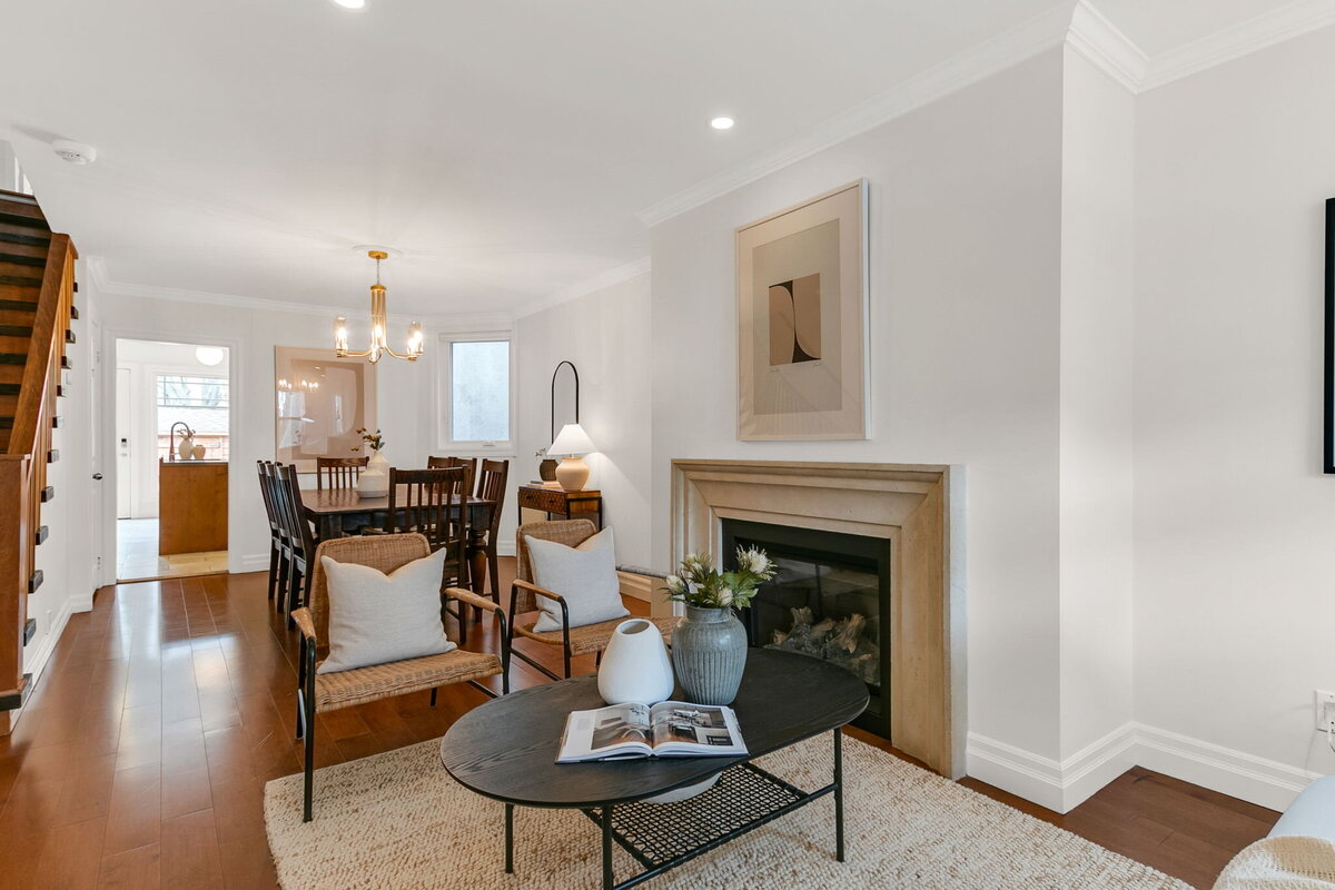 12-web-or-mls-8_004_Living Room