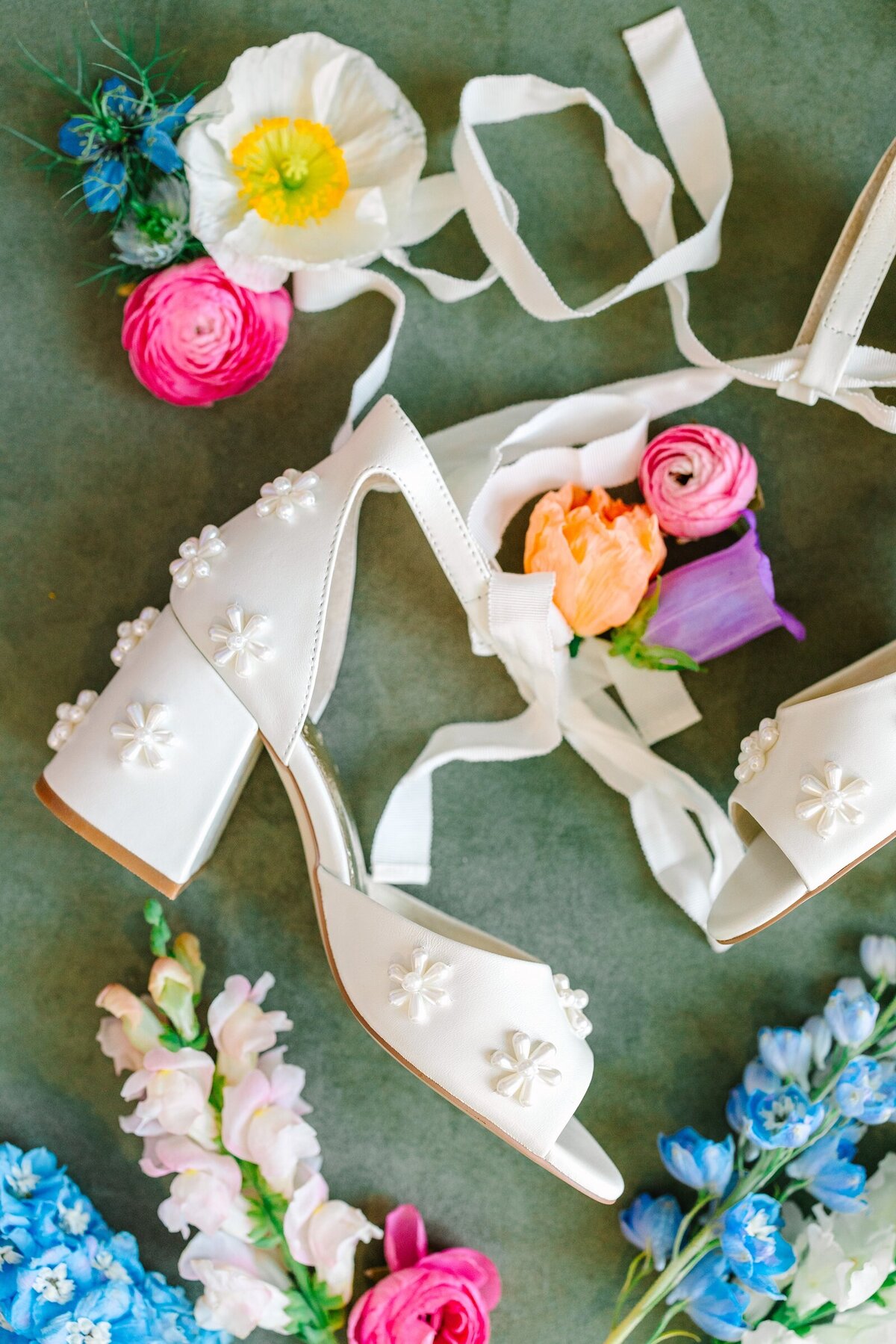 Wildflower_Inspired_Sunny_Colorful_Wedding_Photography_Preserve_at_Chocorua_New_Hampshire_0003