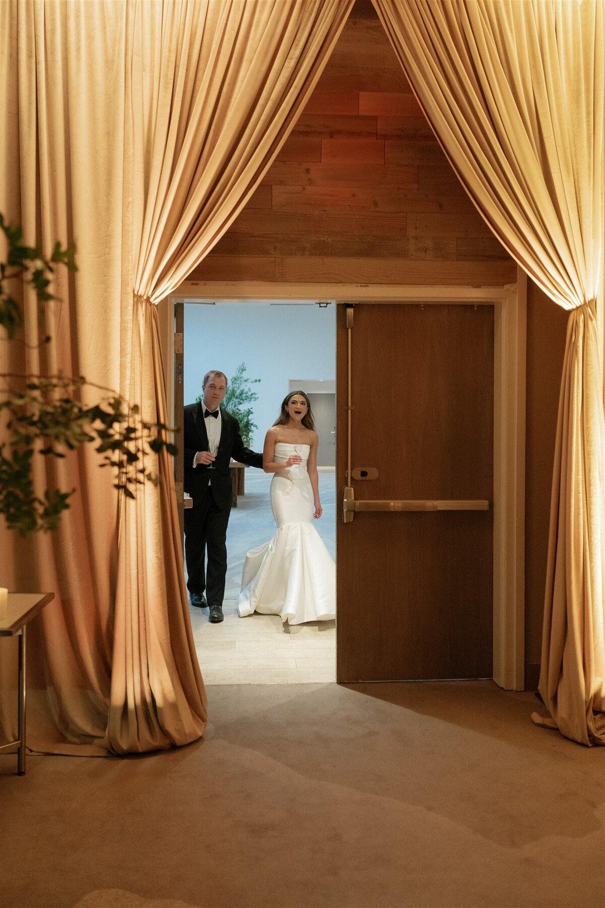 JESSICA RIEKE PHOTOGRAPHY - OLIVIA AND DJ WEDDING - COCKTAIL HOUR AND RECEPTION-26