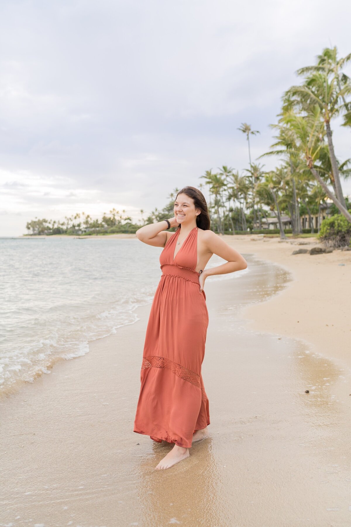 Scenic senior portraits in Oahu