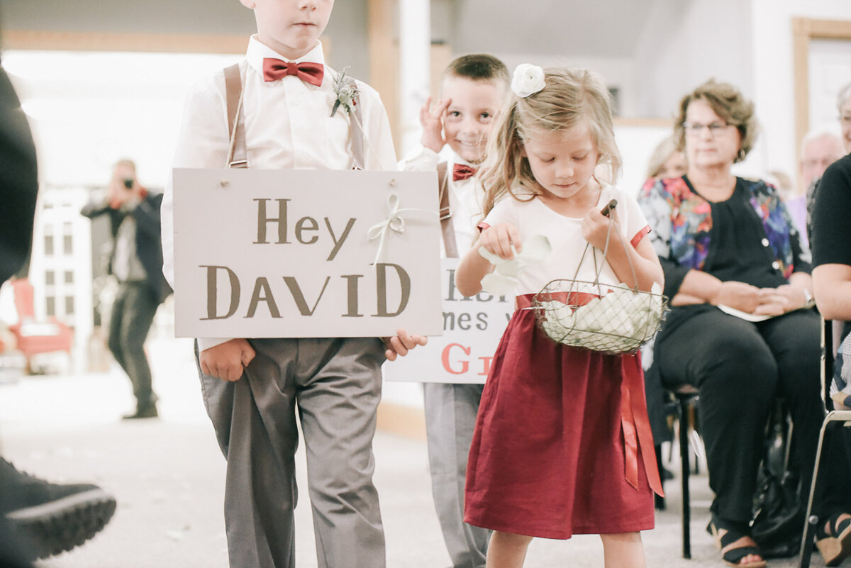 wedding ceremony | Iowa wedding photographer | Iowa Photographer | Playlife | Cedar Rapids | Iowa City | Kalona | Alaynna Ann Schwartz-47
