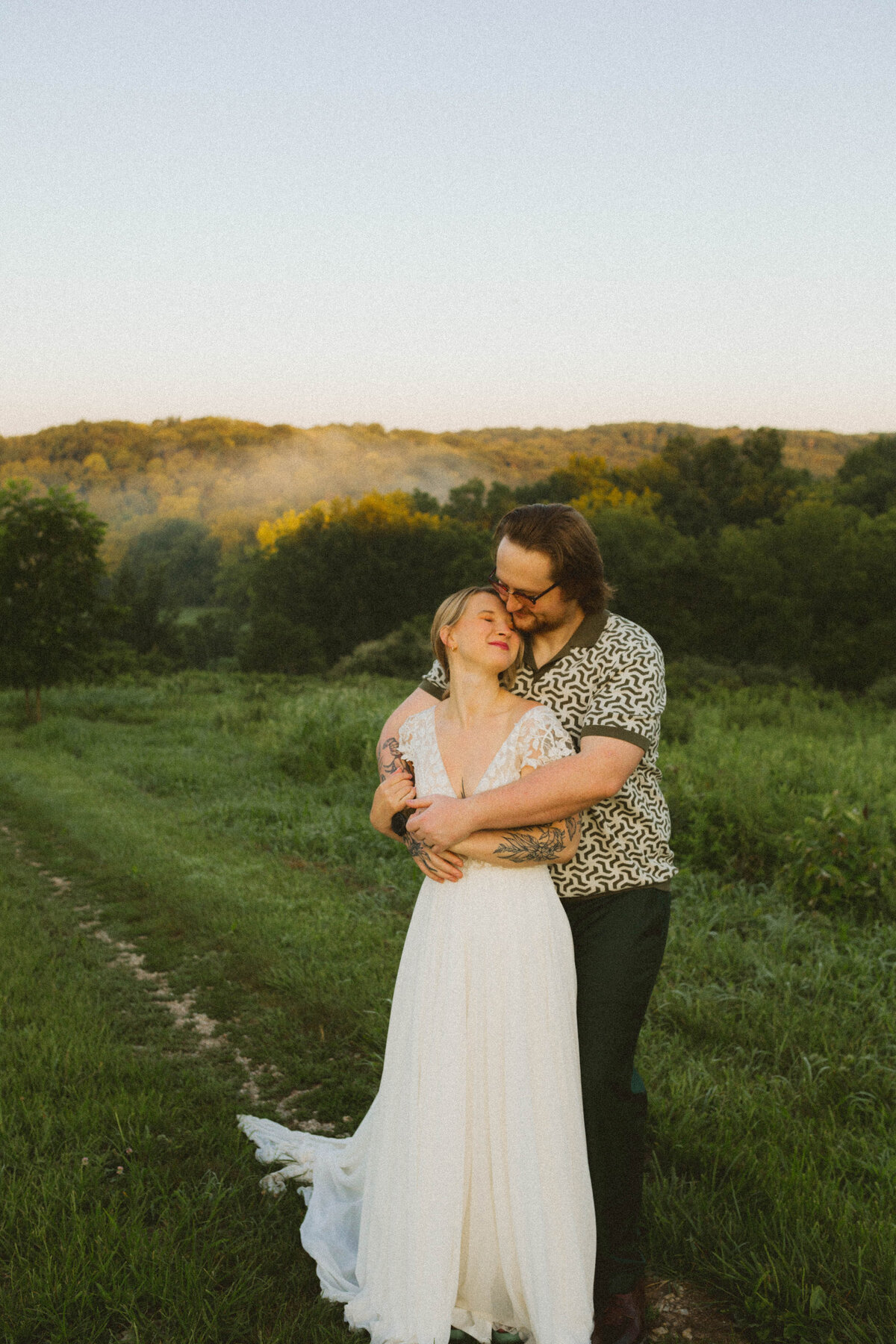 documentary-elopement-photographer-ozark-mountains00161