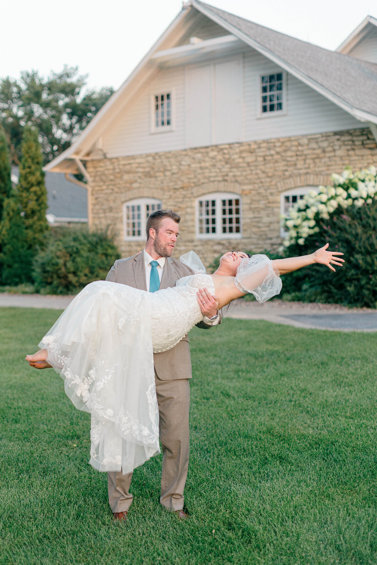 mayowood-stone-barn-wedding-43