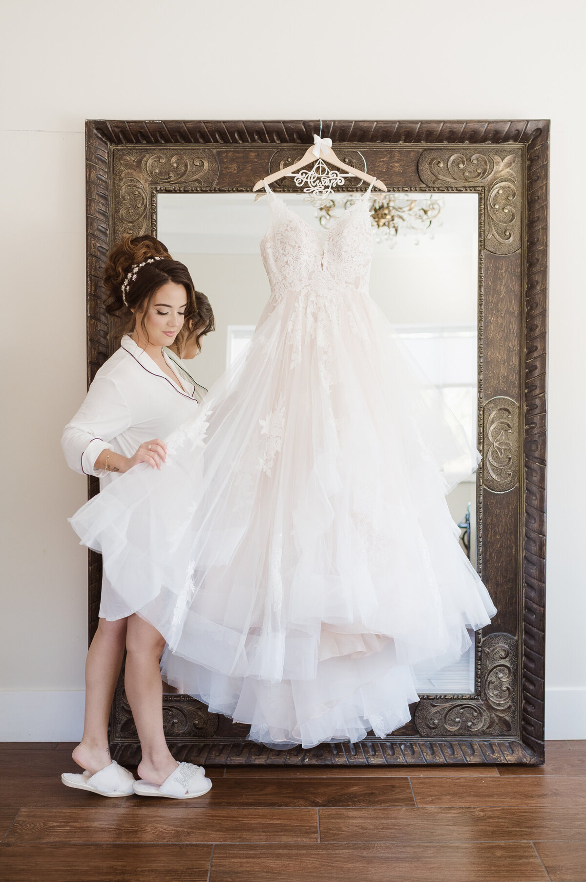 whimsical-wedding-photographer-nj-by-suess-moments-at-the-perona-farms-refinery