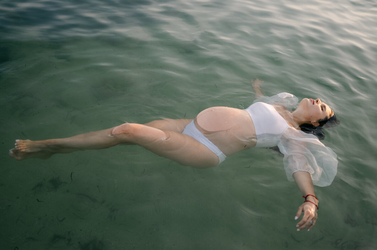 Miami Maternity Photos in the water