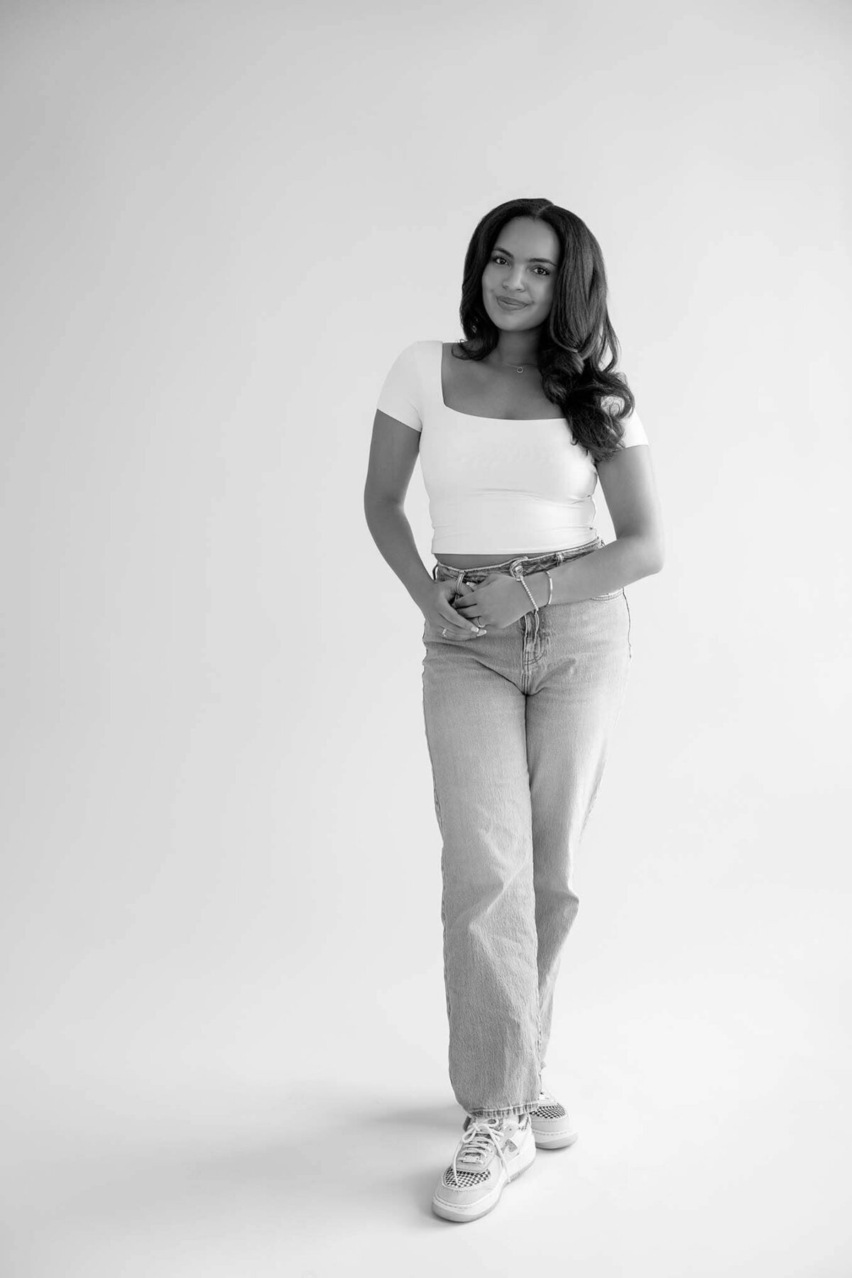 stunning-senior-portraits-in-studio-for-girls