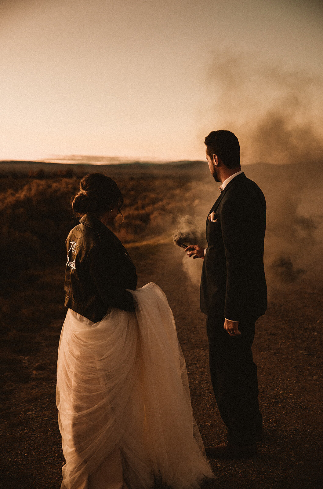 smoke bomb wedding photos