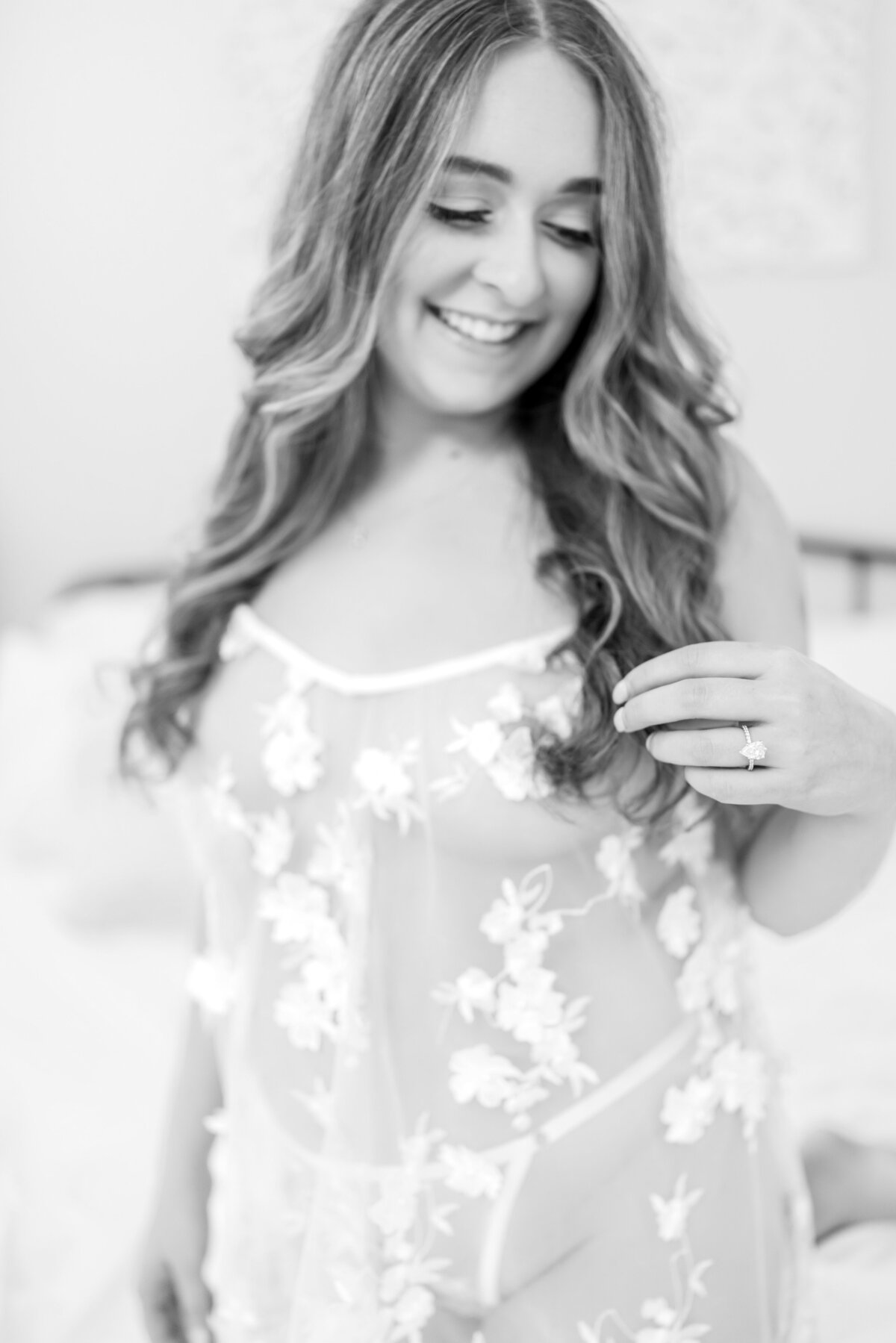 CoriBoudoirLivingRadiantPhotographyEditedcolor-13847-bw