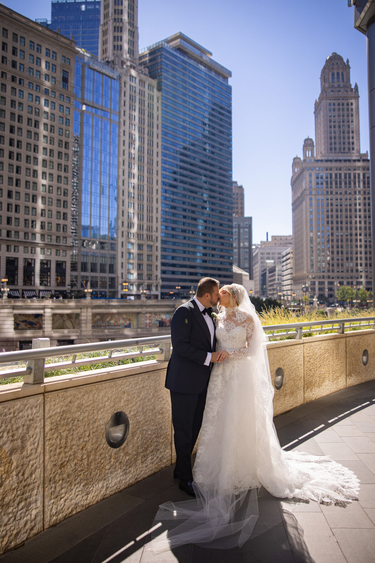 20-RPM-Chicago-Wedding-Photos-Lauren-Ashlely-Studios