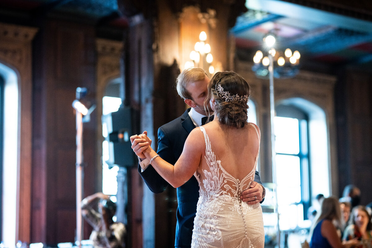 81Intercontinental-Chicago-Hotel-Wedding-Photos-Lauren-Ashlely-Studios