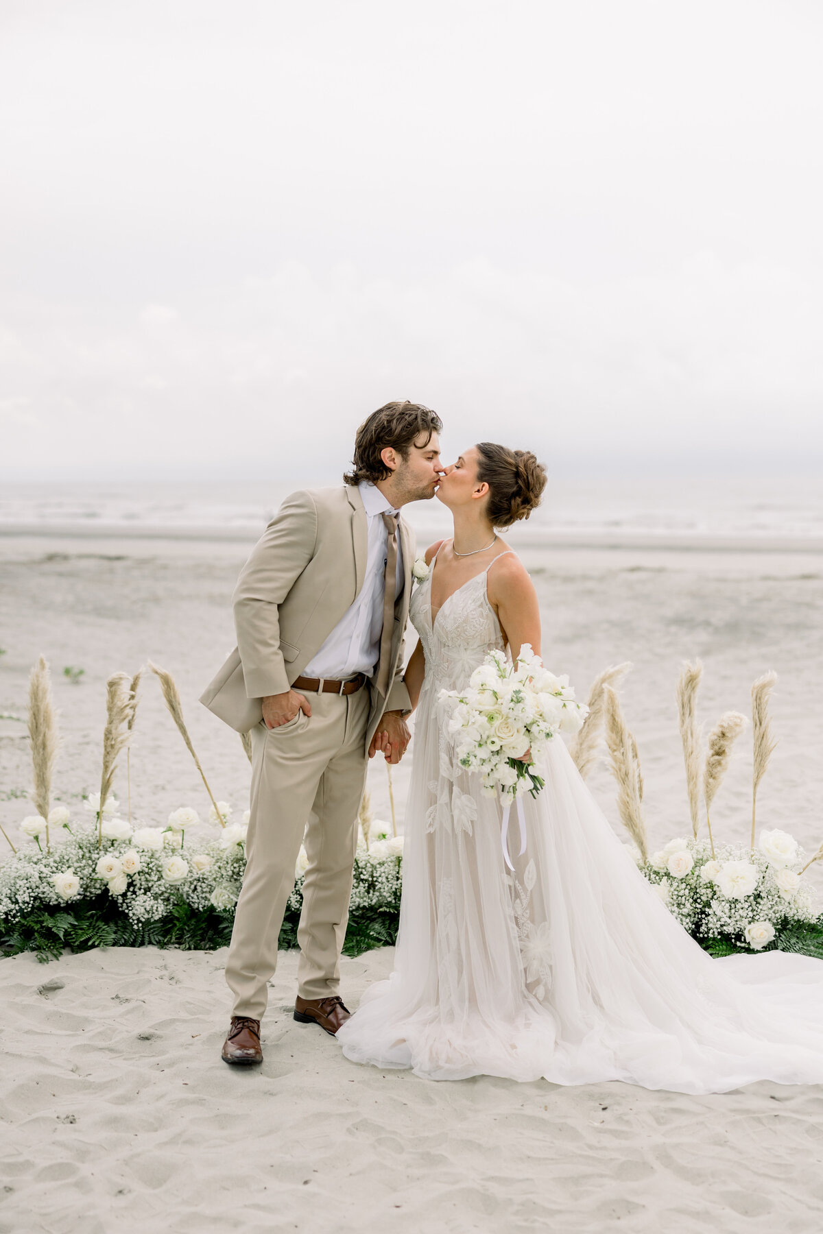 05.29.2025-Charleston-Beach-Elopement-Photos-by-Elizabeth-Ladean-Photography-0004