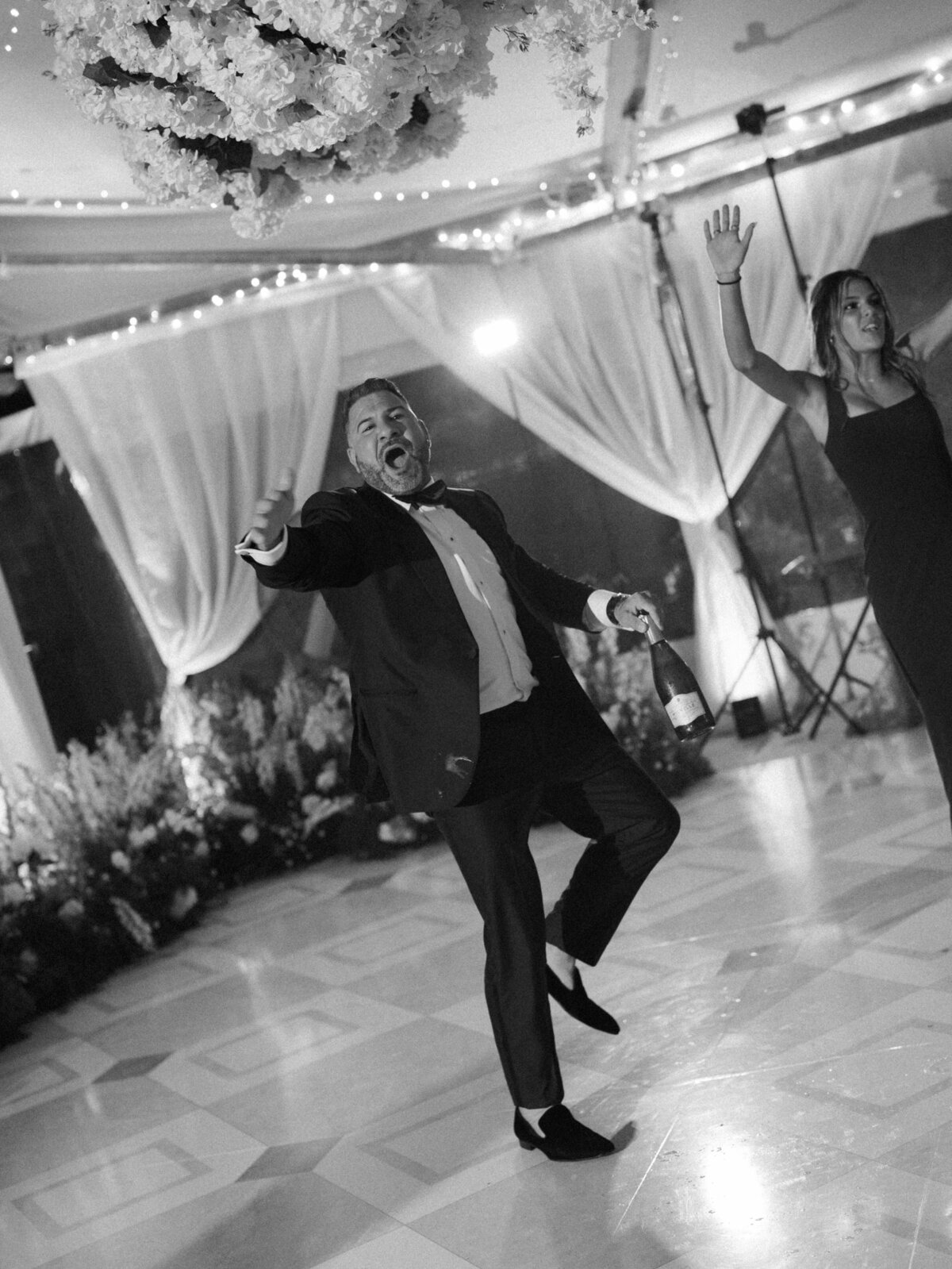 fun-wedding-castle-hill-inn-newport-rhode-island