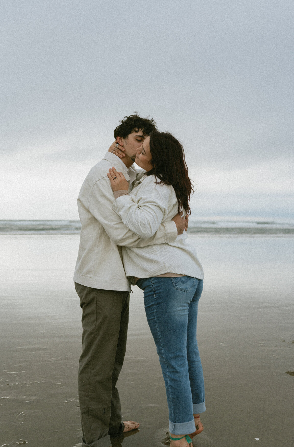 cannon beach - oregon documentary storytelling - couples sunset photos-9