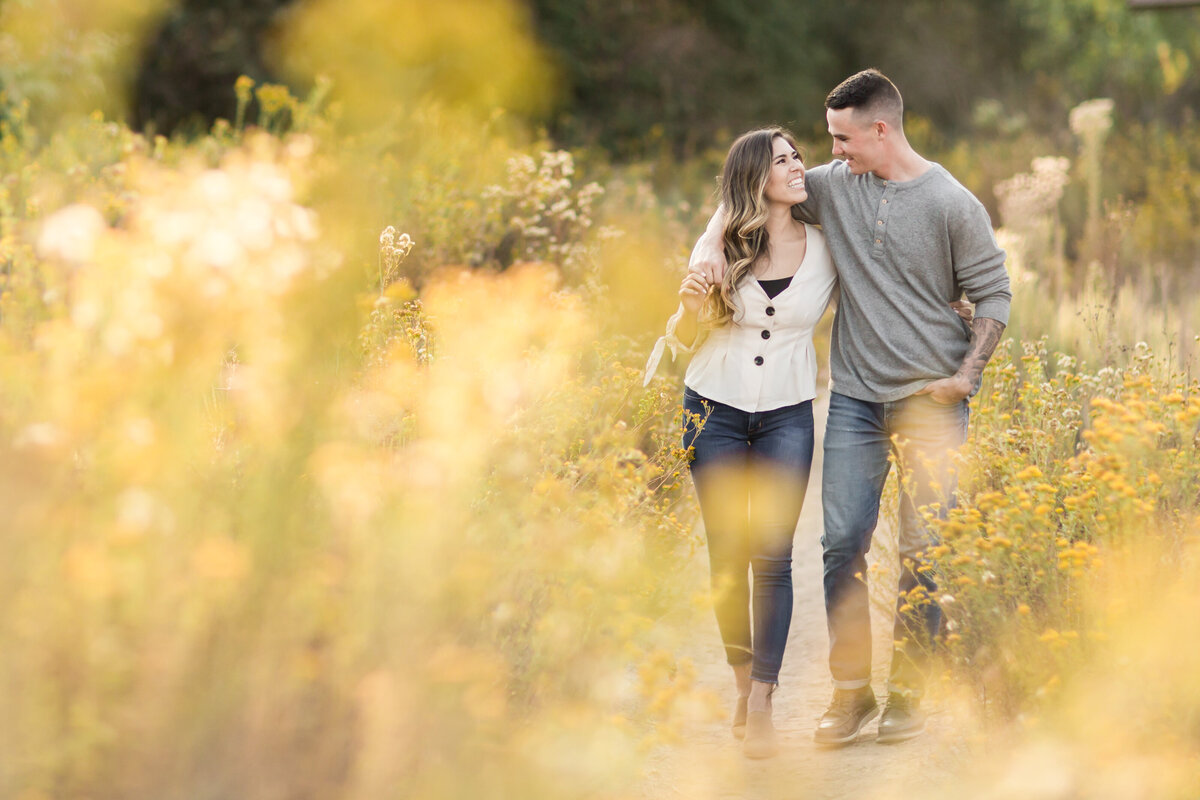 grassy-field-engagement-session-san-diego-10