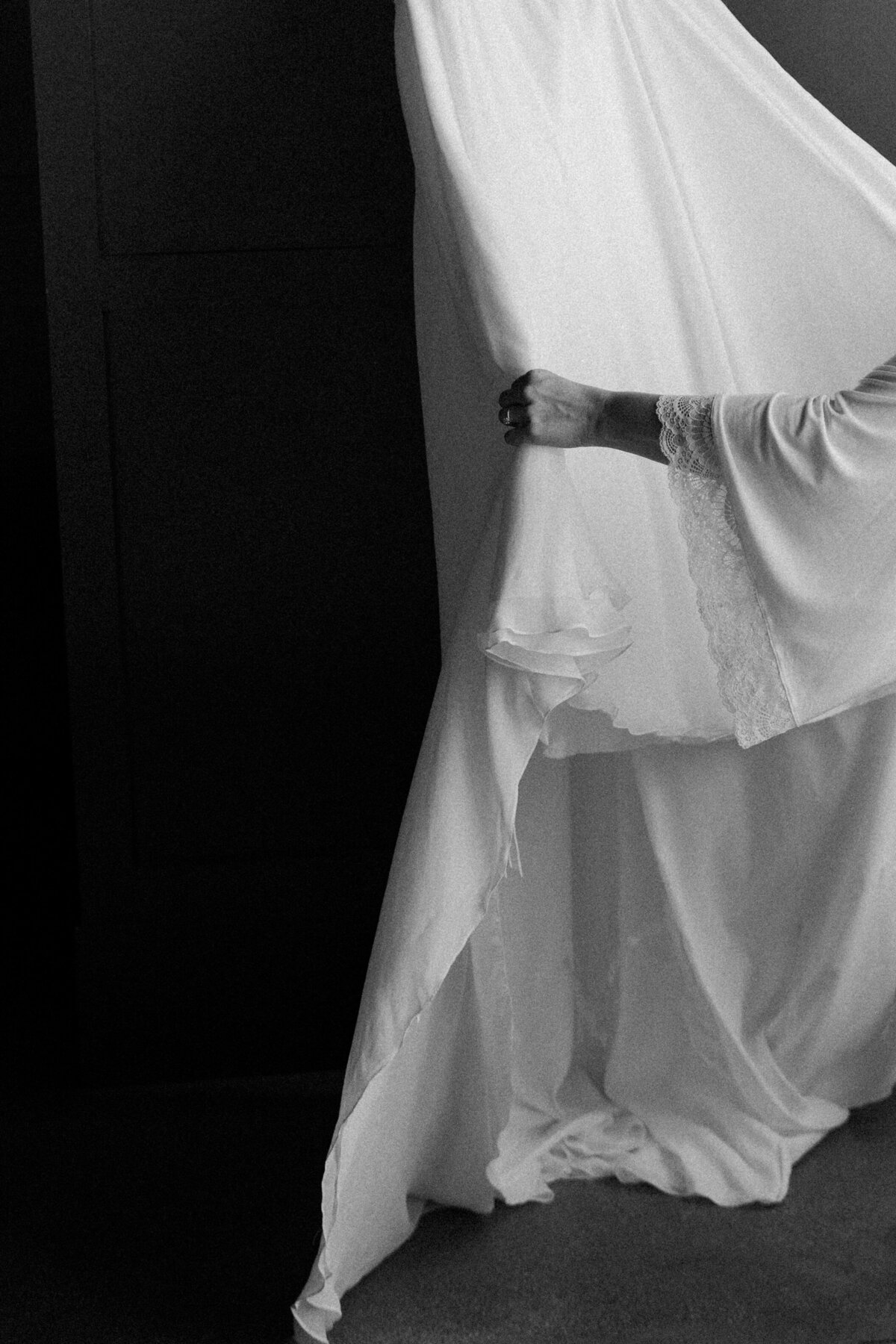 luxury-blue-wedding-at-the-walden-in-Chicago-Illinois-9