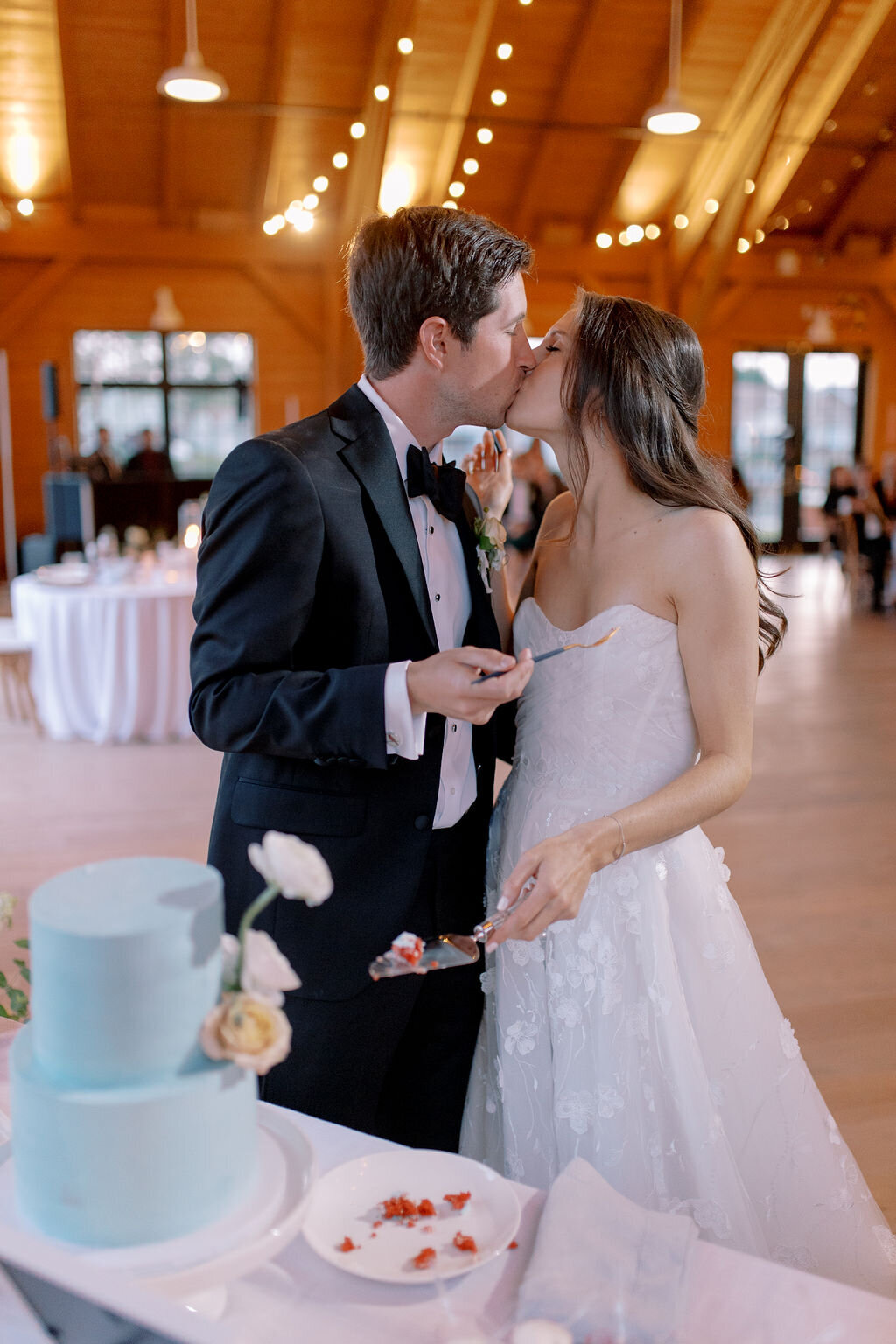Lake-House-On-Canandaigua-Wedding-Cake-Cutting-Verve-Event-Co-Finger-Lakes-New-York-Wedding-Planner (1)