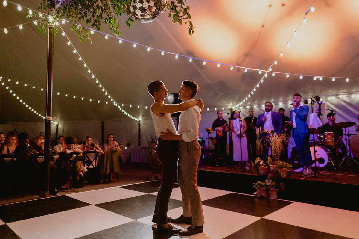 Catskills-Wedding-Planner-Scribners-Lodge-Wedding-Reception-Tent-43
