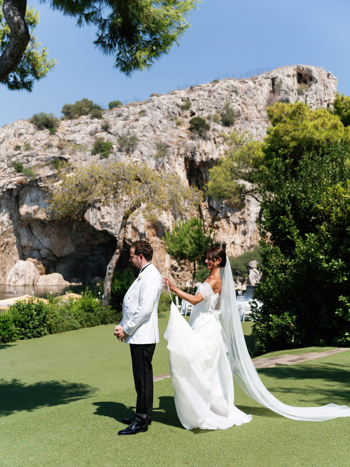 Black-Tie-Wedding-at-Four-Seasons-and-Vouliagmeni-Lake-007