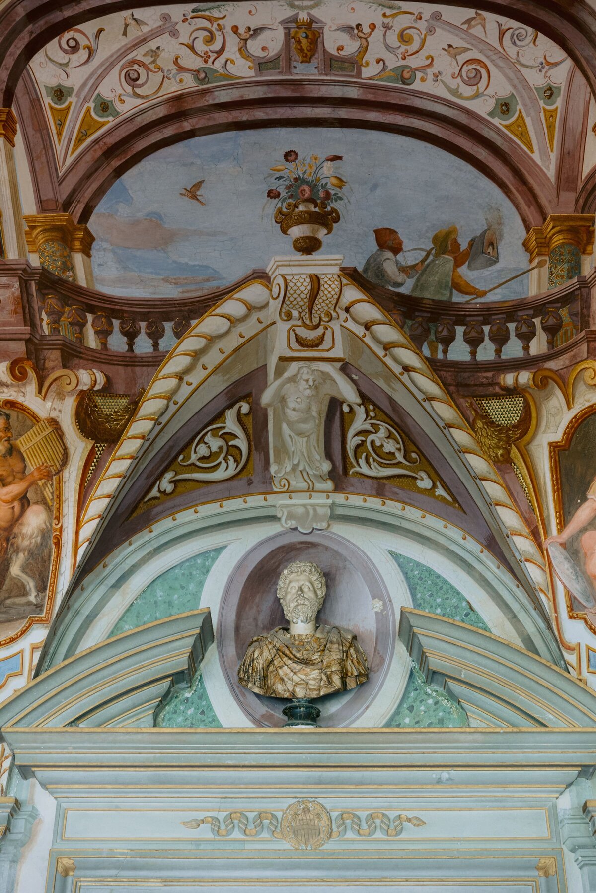 villa-corsini-florence-italy-wedding-larisa-shorina-destination-luxury-photography-360-min
