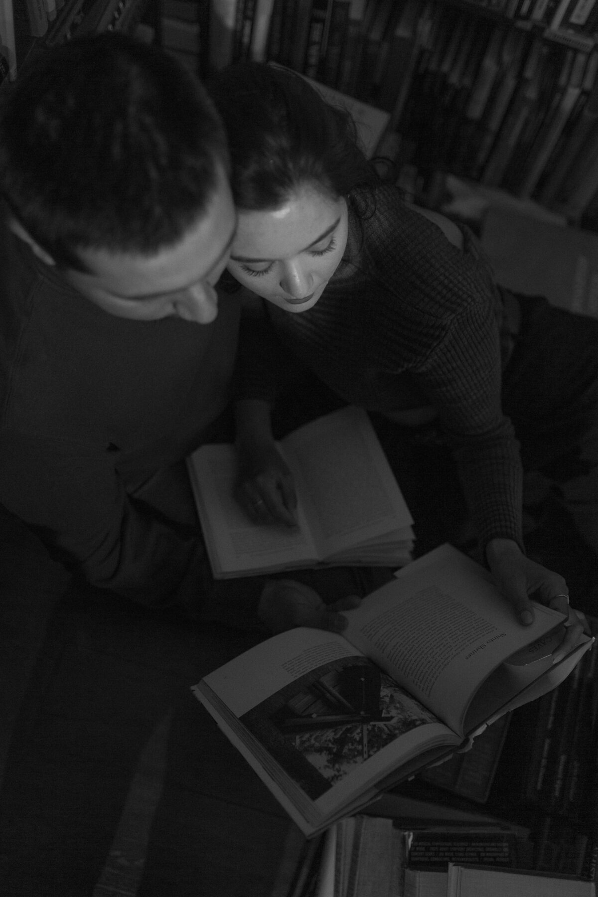 antique_bookstore_couples_photoshoot-24