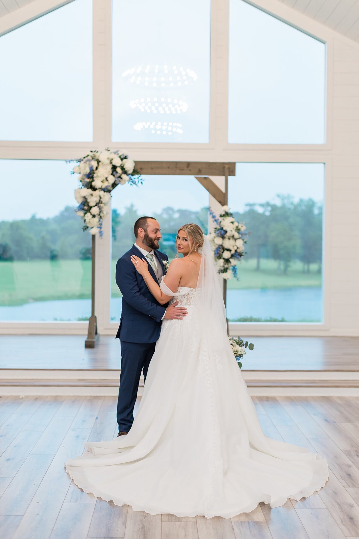 DanielleandAaronTheFarmhouseKristinNicholePhotography69