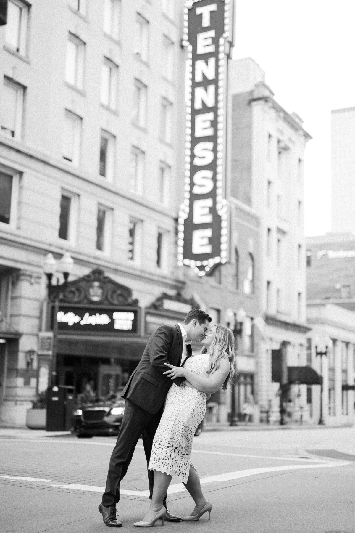 Paige and Tommy Engagement Sesison - Downtown Knoxville Tennessee - East Tennessee Wedding Photographer - Alaina René Photohgraphy-68-2
