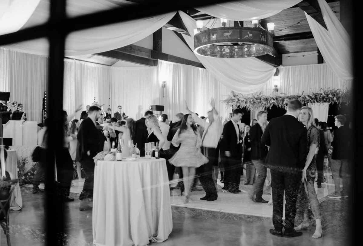 kendall-stephen-bw-theory-hill-country-wedding90