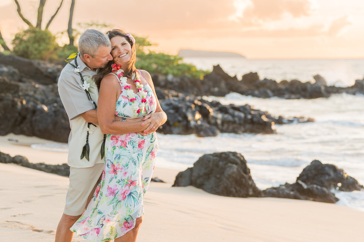 Sunset maui couples portraits