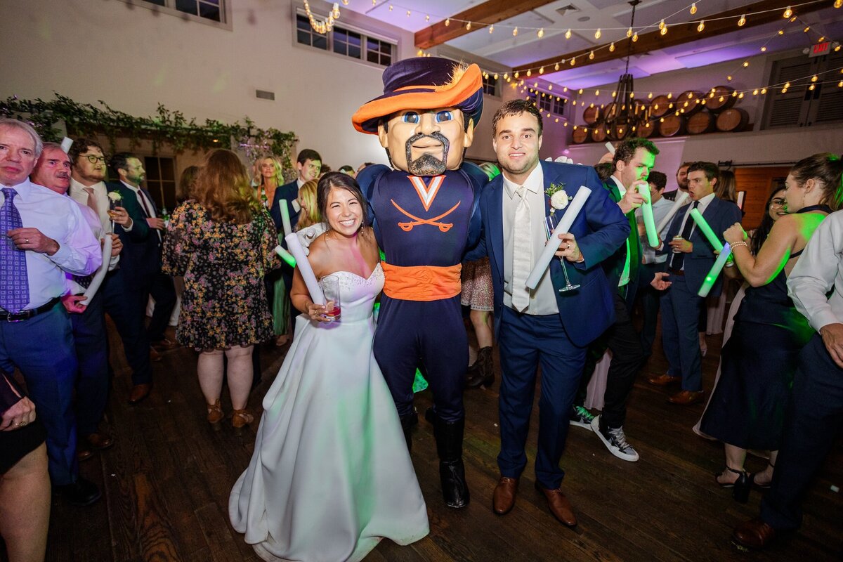 king-family-vineyards-wedding-dj-in-virginia-10