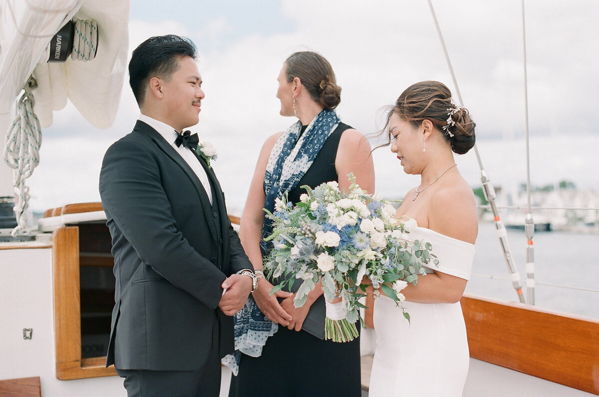 Elopement_Sailboat_Wedding_Newport_RI548122_0004183CHilaryBPhotography
