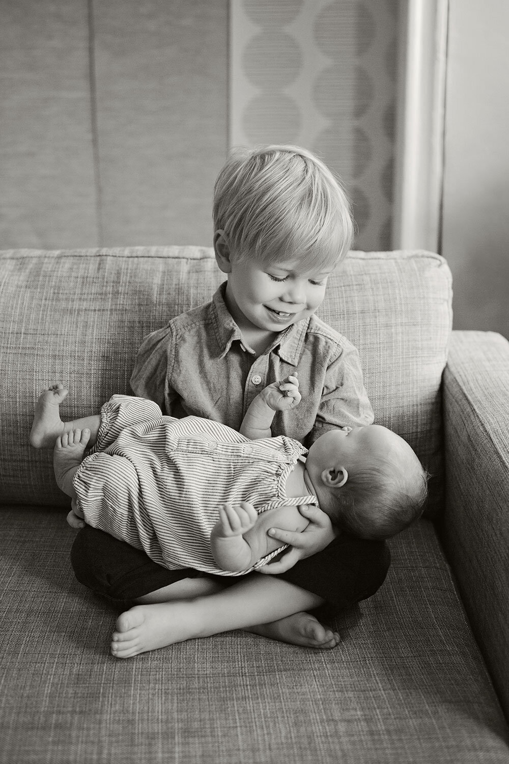Sara-Knobloch_Matilda-Newborn-Session_0073_bw