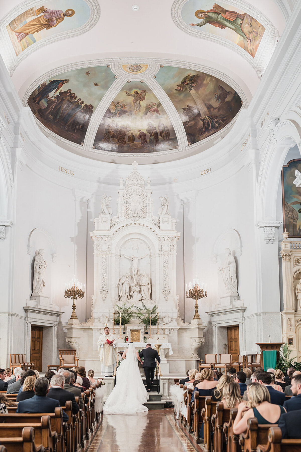 Classic Black Tie Italian American Wedding at Andiamo in Warren Michigan by top rated Detroit wedding photographer Kari Dawson1