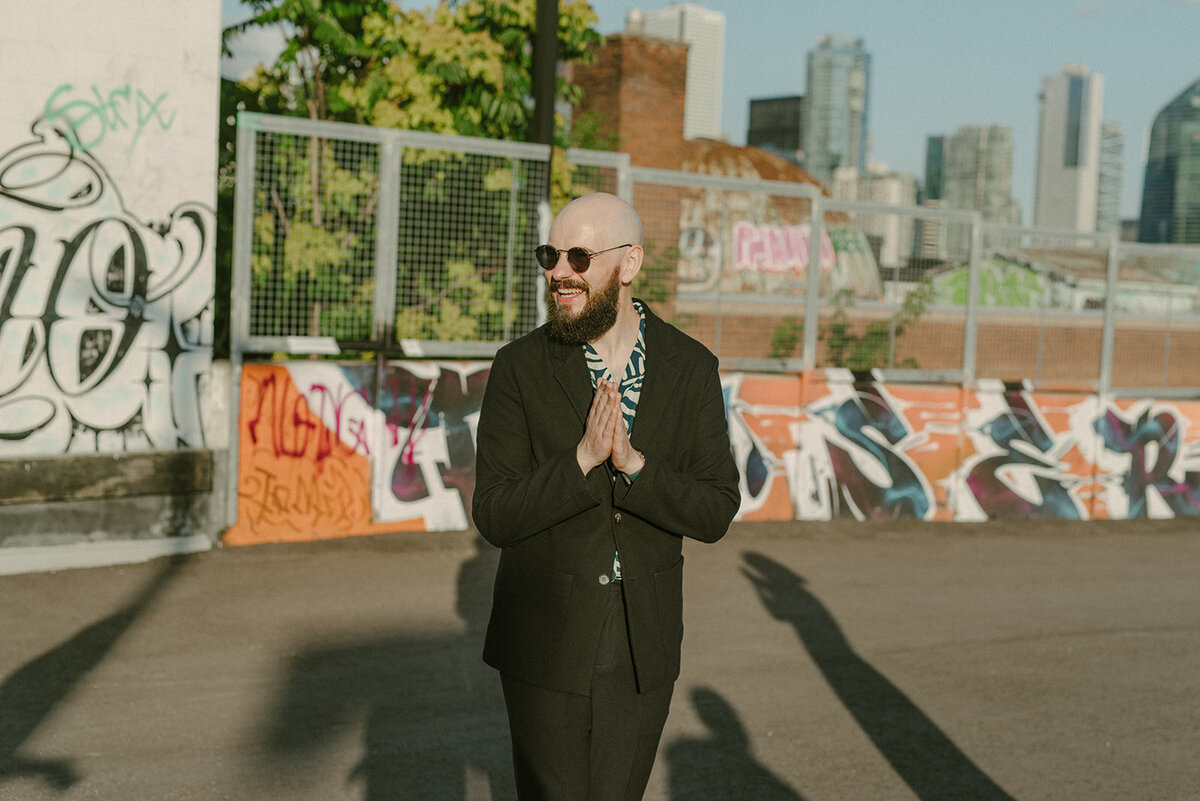 toronto-city-elopement-kensington-market-freespirited-romantic-fun-authentic-wedding-photography-2618