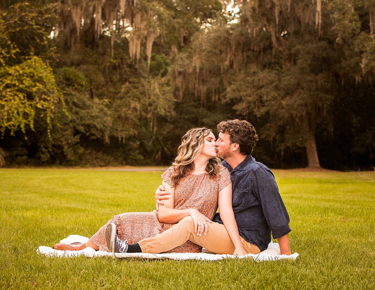 summer family photos at Gemini Springs by Florida photographer Michelle Coombs Photography