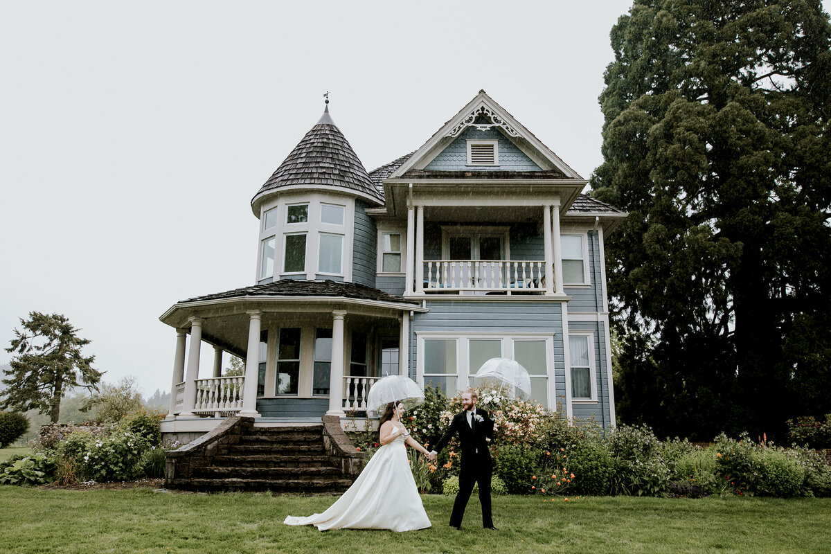 Hazelwood-Photo-Barn-Kestel-wedding-Oregon