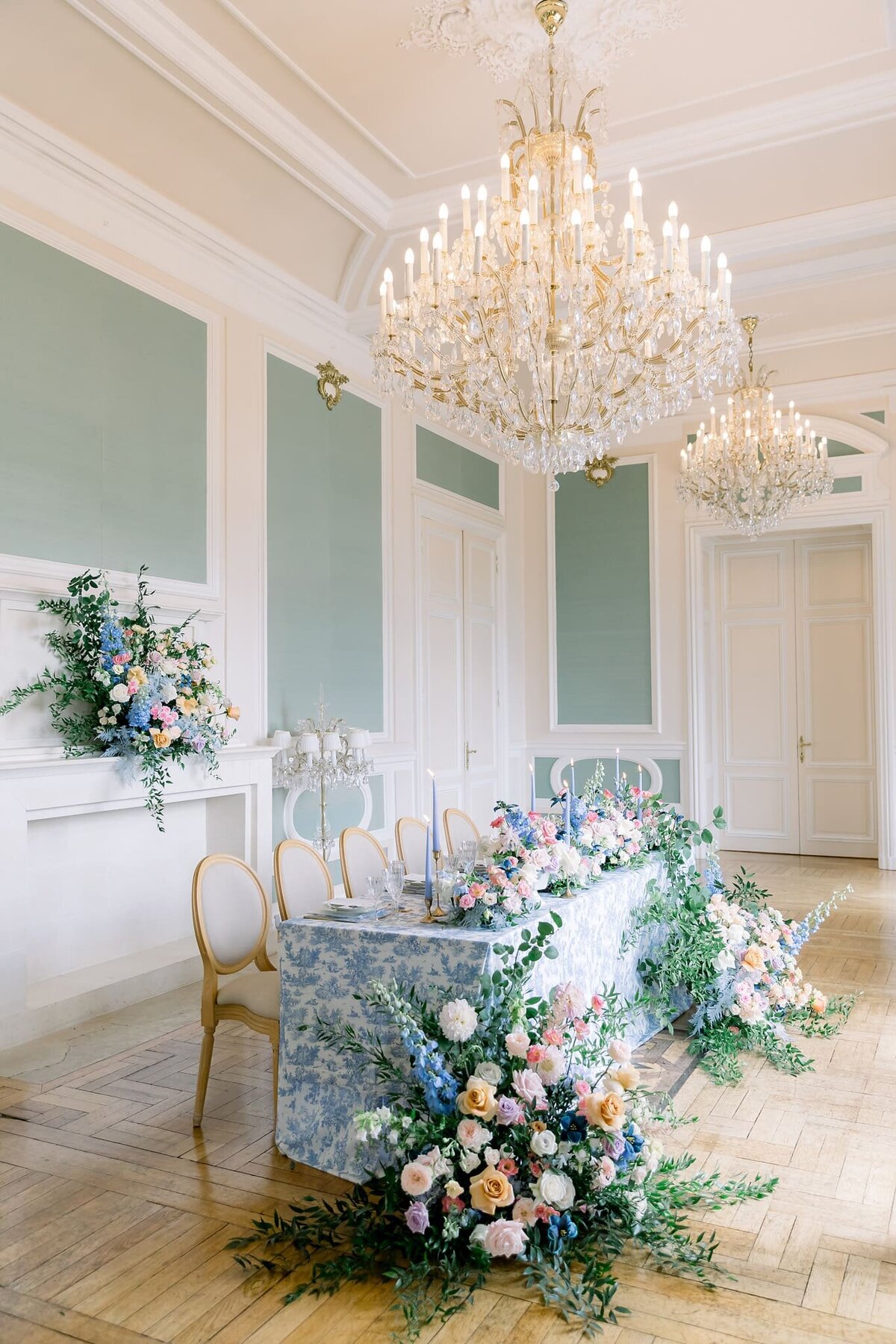 decoration-florale-table-de-mariage-chateau
