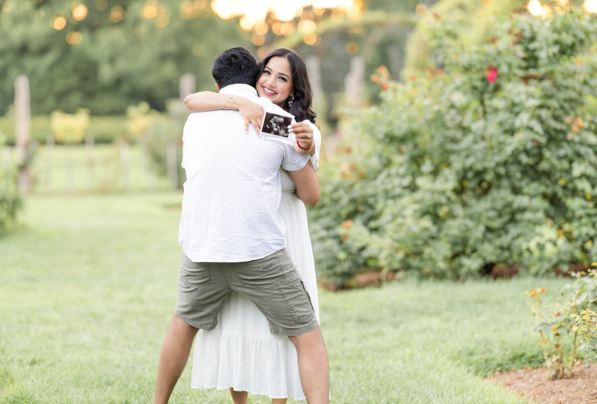 rose-garden-maternity-session-connecticut-9