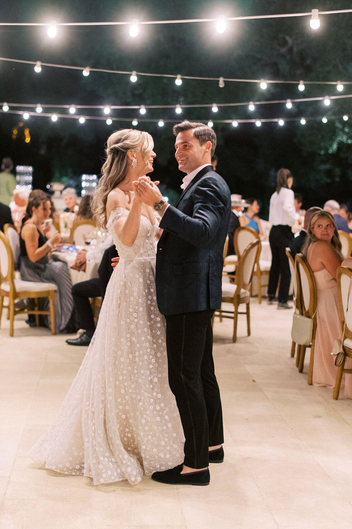 Maïlys Fortune Photography Husband Wife Wedding Weddings Photography France Switzerland Italy Timeless Dreamy Imagery Bilingual French English Destination Weddings Destination Wedding Provence French Riviera Paris Lake Como Tuscany115