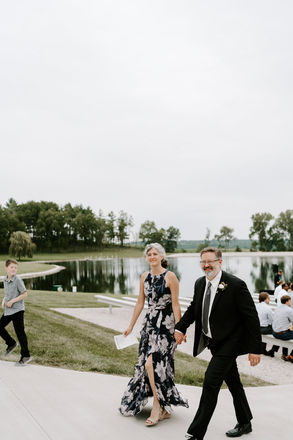 kraber-the-gathering-grounds-iowa-wedding-124