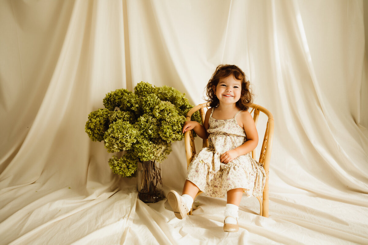 Little girl in syracuse new york in photography studio