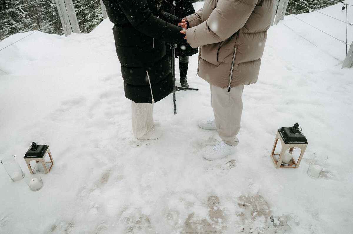 S-R_Winter-Elopement-Quebec-40